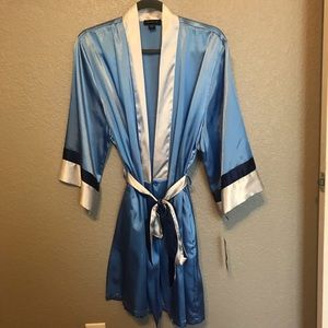 NWT Jones New York robe